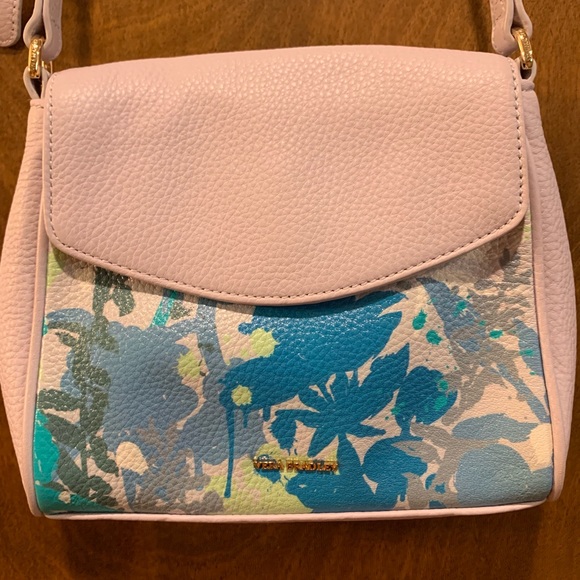 Vera Bradley Handbags - Vera Bradley pebble leather crossbody